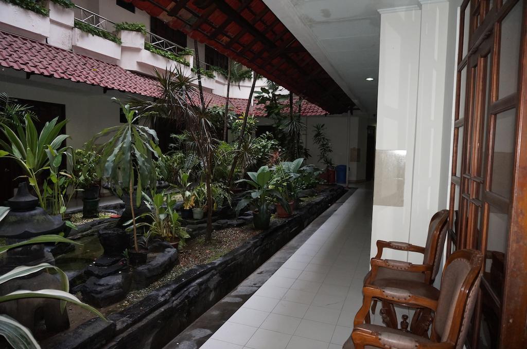 Hotel Matahari ยอกยาการ์ตา ภายนอก รูปภาพ