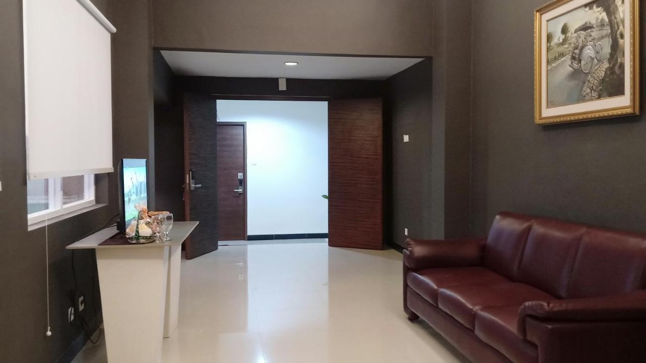 Hotel Matahari ยอกยาการ์ตา ภายนอก รูปภาพ